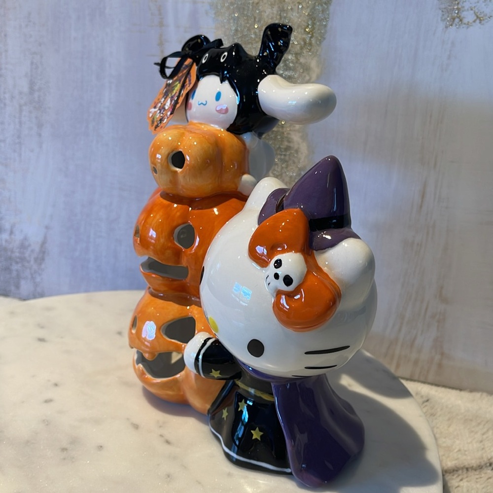 Hello Kitty and Cinnamoroll Halloween Figurine Halloween decoration 🎃👻🦇 - Picture 2 of 5